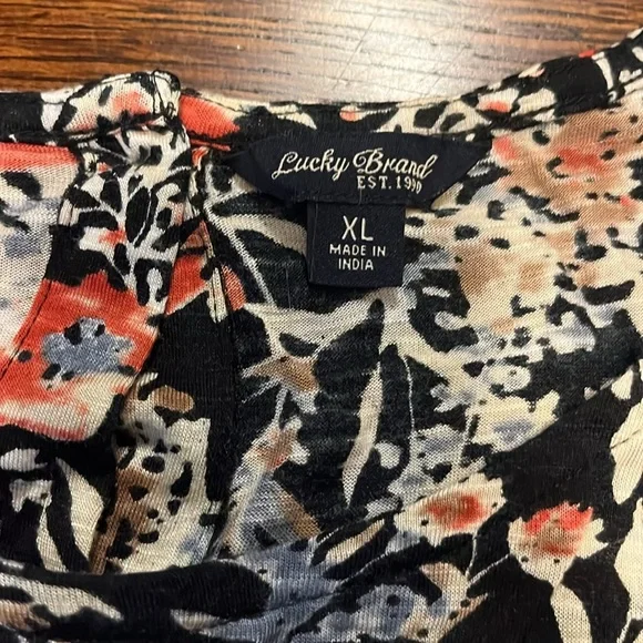 Lucky Brand Top NWT. - Picture 5 of 7